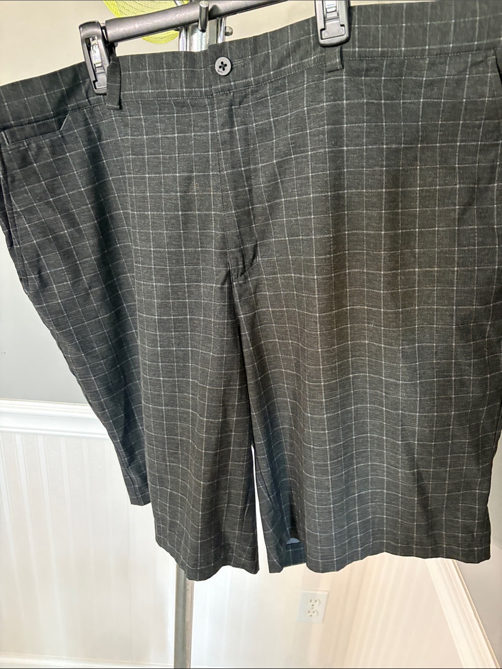 Nike Men's Charcoal Windowpane Flat-Front Shorts